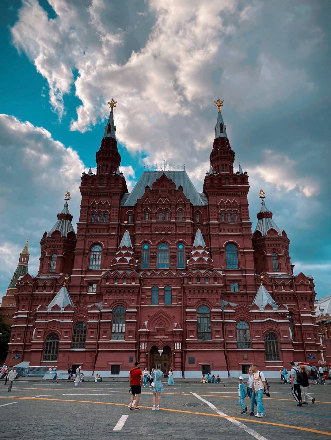 اﻟﺴﺎﺣﻪ اﻟﺤﻤﺮاء  Red square